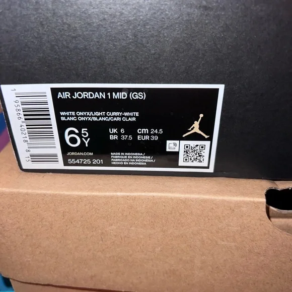 Jordan Kids Shoes - White Onyx and Light Curry